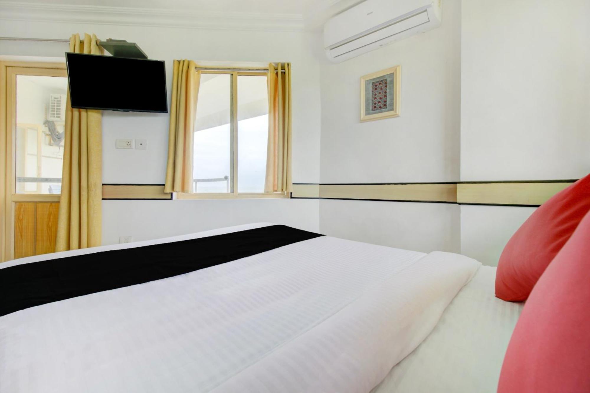 Collection O 75308 Floatel International Beach Resort Каннур Экстерьер фото